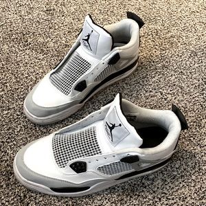 Air Jordan 4 “Military Black”